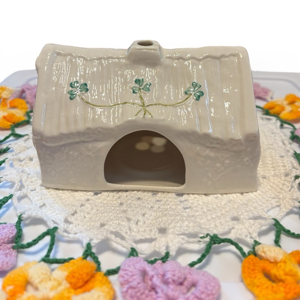 Belleek Vintage Dan Murphy’s Ceramic tea votive Cottage- great condition no box - Picture 2 of 6
